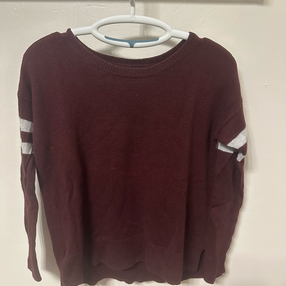 American eagle burgundy sweater